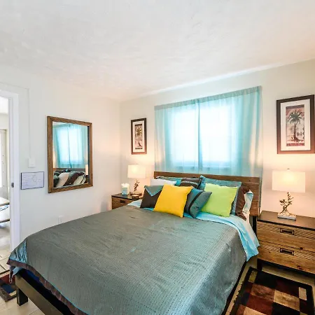 Beautiful Old Apartment With Beach Gear Fort Lauderdale Exterior photo