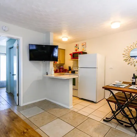 Beautiful Old Apartment With Beach Gear Fort Lauderdale Exterior photo