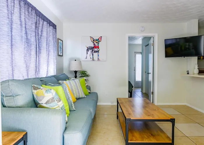 Beautiful Old Apartment With Beach Gear